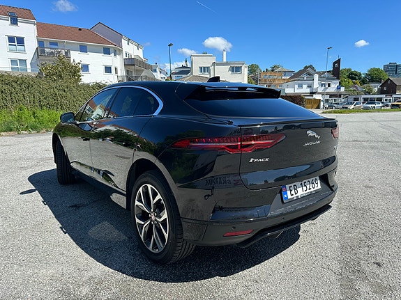Jaguar I-PACE 4 of 17