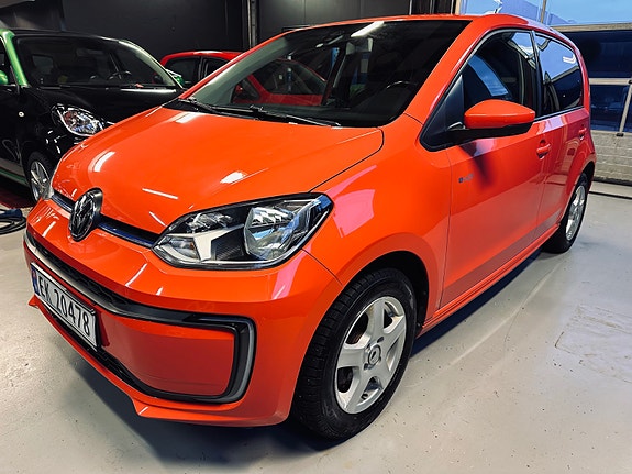 Volkswagen UP! 2 of 5