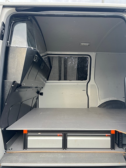 Volkswagen Transporter 3 of 7