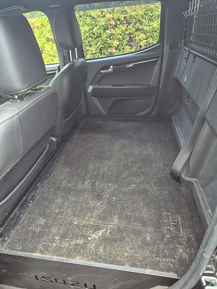 Isuzu D-max 10 of 13