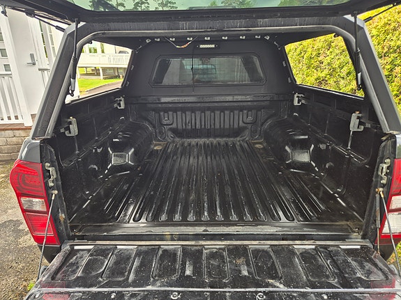 Isuzu D-max 8 of 13