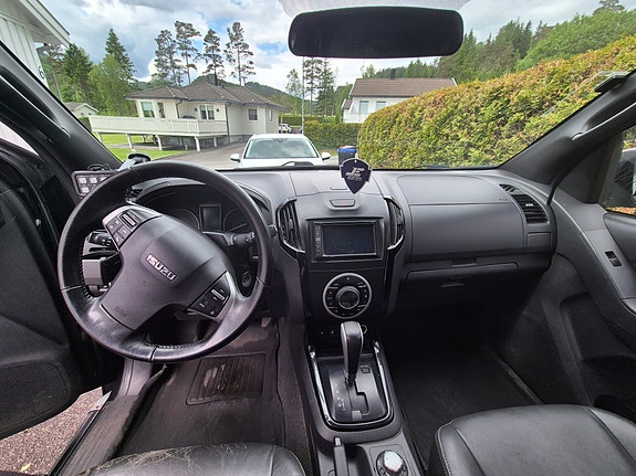 Isuzu D-max 12 of 13