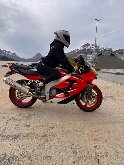 Kawasaki Ninja ZX-6R 2 of 5