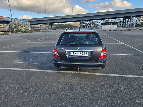 Mercedes-Benz C200 4 of 11
