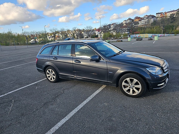 Mercedes-Benz C200 3 of 11