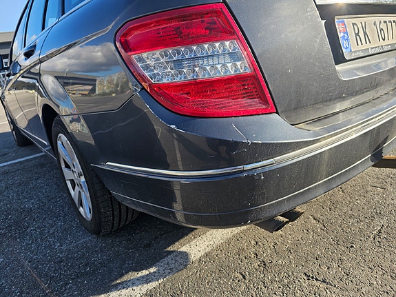 Mercedes-Benz C200 8 of 11