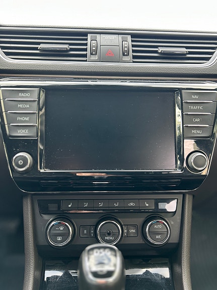 Skoda Superb 18 of 21