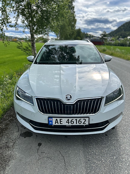 Skoda Superb 8 of 21