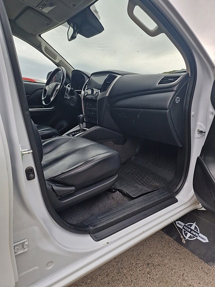 Mitsubishi L200 13 of 27