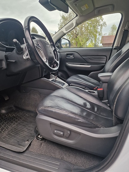 Mitsubishi L200 15 of 27