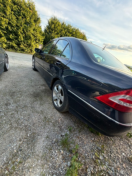 Mercedes-Benz C180 3 of 5