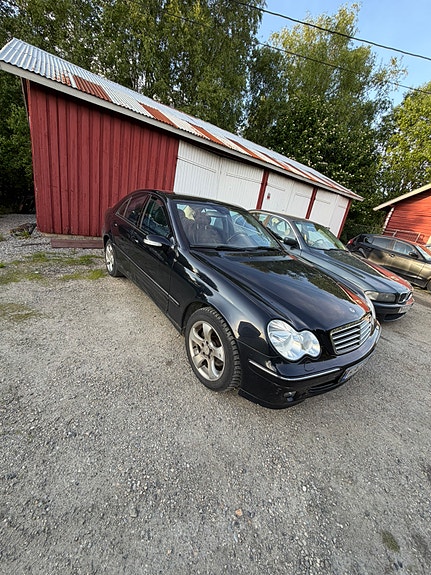 Mercedes-Benz C180 5 of 5