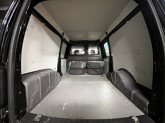 Volkswagen Caddy Maxi 18 of 30