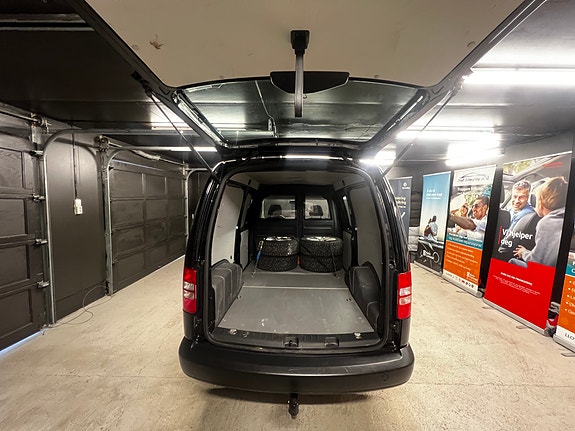 Volkswagen Caddy Maxi 17 of 30