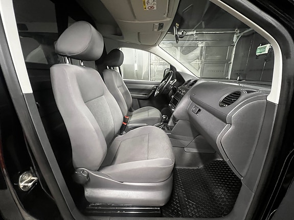 Volkswagen Caddy Maxi 29 of 30