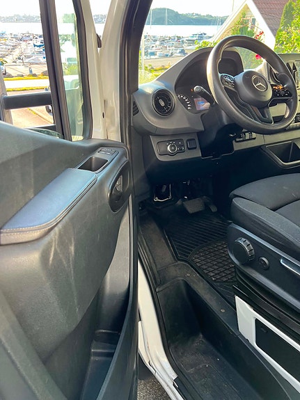 Mercedes-Benz Sprinter 319 19 of 19
