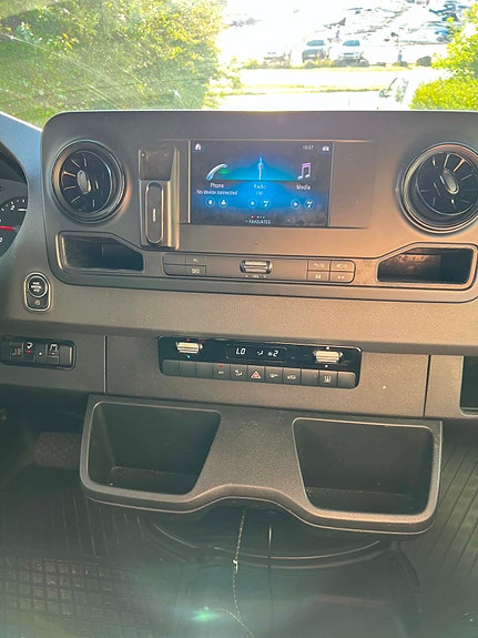 Mercedes-Benz Sprinter 319 12 of 19