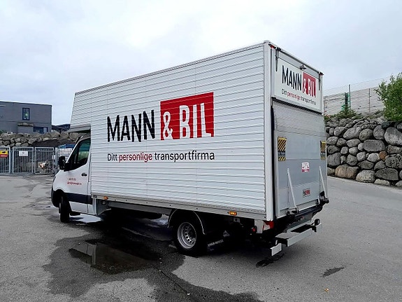 Mercedes-Benz Sprinter 319 2 of 19