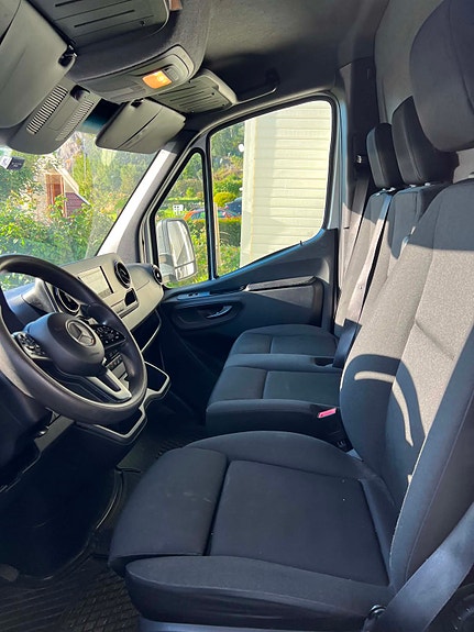 Mercedes-Benz Sprinter 319 18 of 19