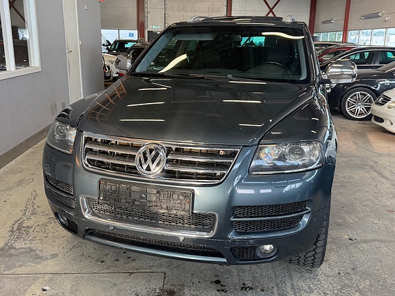 Volkswagen Touareg 4 of 5