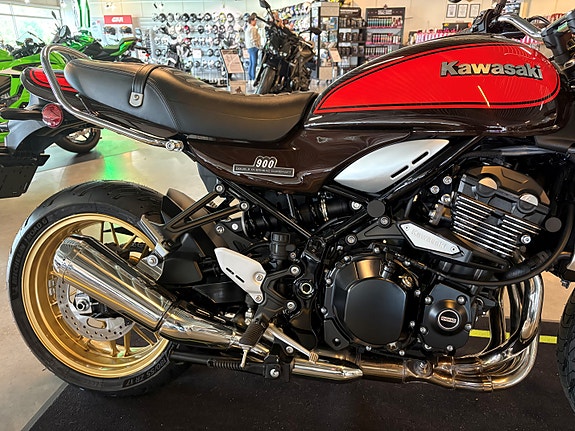 Kawasaki Z 900 RS 10 of 16