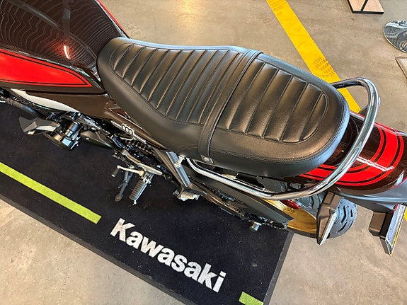 Kawasaki Z 900 RS 15 of 16