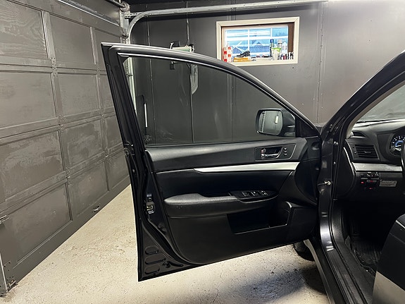 Subaru Outback 23 of 30
