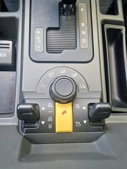 Land Rover Discovery 13 of 28