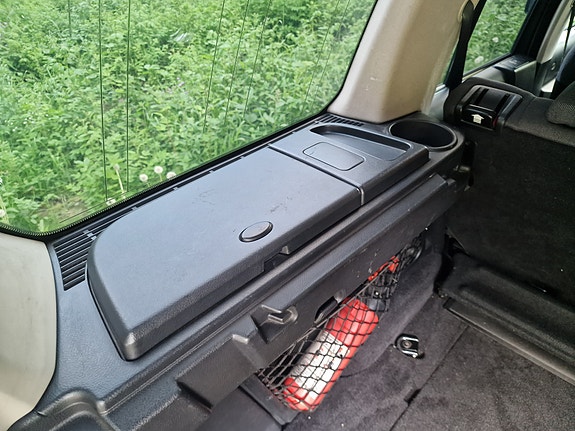 Land Rover Discovery 15 of 28