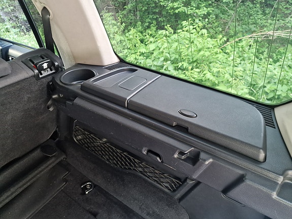 Land Rover Discovery 14 of 28
