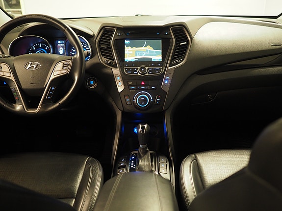 Hyundai Santa Fe 15 of 30