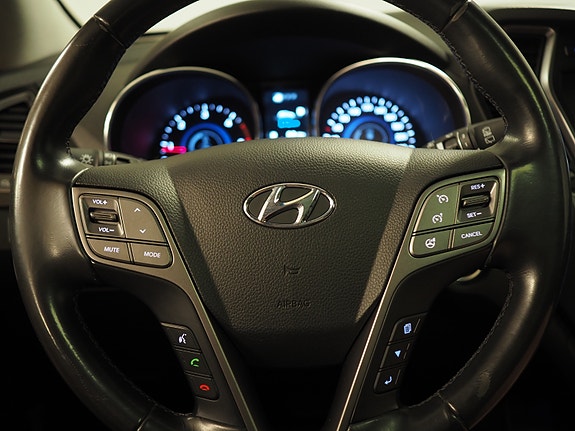 Hyundai Santa Fe 16 of 30