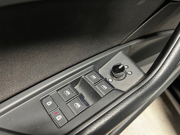 Audi e-tron 27 of 30