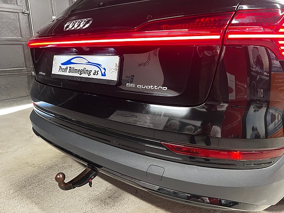 Audi e-tron 24 of 30