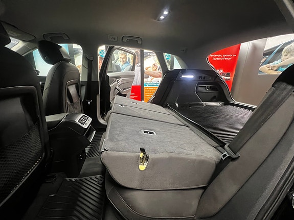 Audi e-tron 23 of 30
