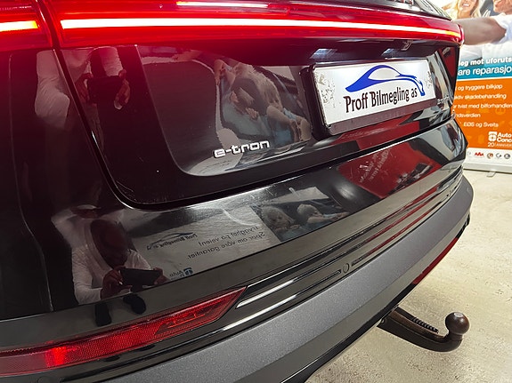 Audi e-tron 25 of 30