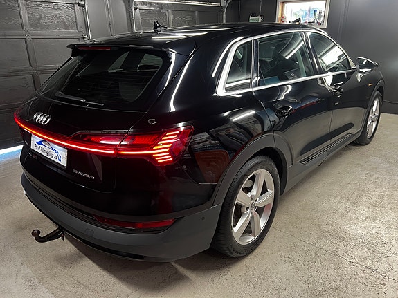 Audi e-tron 6 of 30