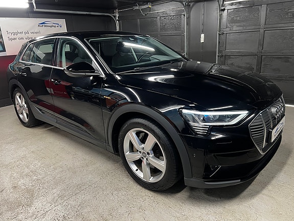 Audi e-tron 7 of 30