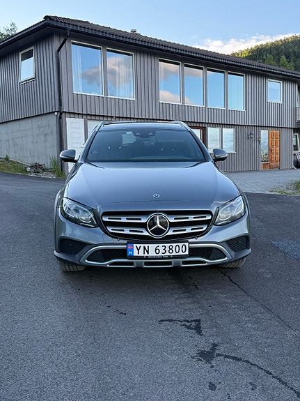 Mercedes-Benz E220 d 3 of 11