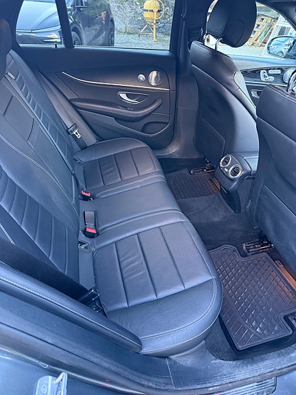 Mercedes-Benz E220 d 10 of 11