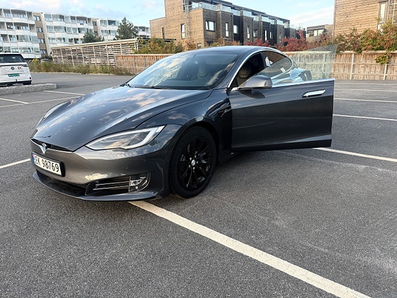 Tesla Model S 6 of 11