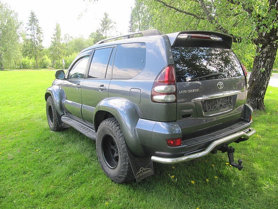 Toyota Land Cruiser 4 of 30