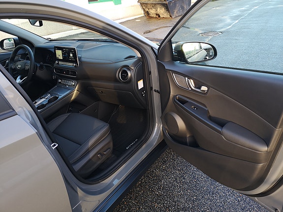 Hyundai Kona 16 of 19
