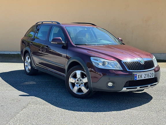 Skoda Octavia Scout 3 of 5