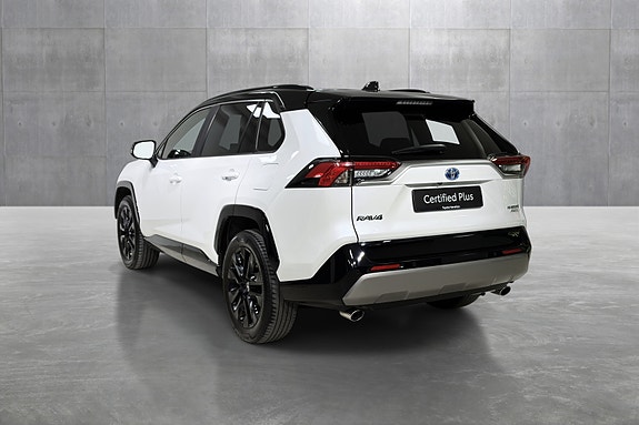 Toyota RAV4 3 of 5
