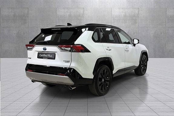 Toyota RAV4 5 of 5