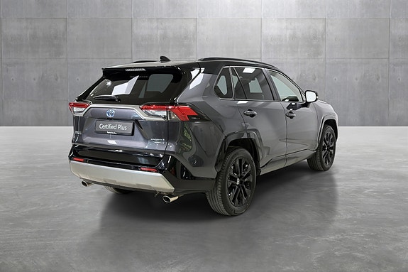 Toyota RAV4 5 of 5