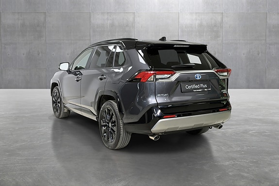 Toyota RAV4 3 of 5