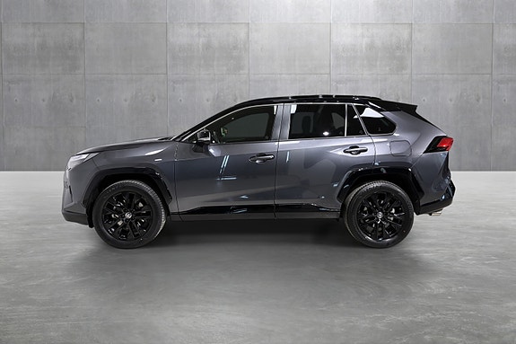 Toyota RAV4 2 of 5