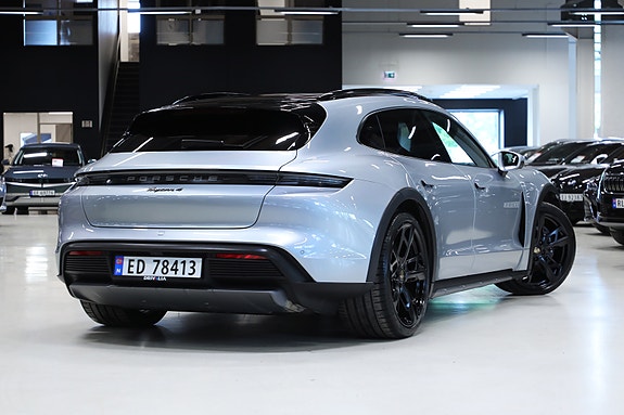 Porsche Taycan Cross Turismo 4 of 30